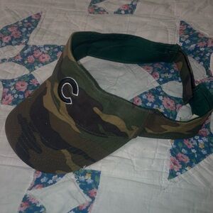 NWOT Chicago Cubs Camo Visor w Velcro adjusting